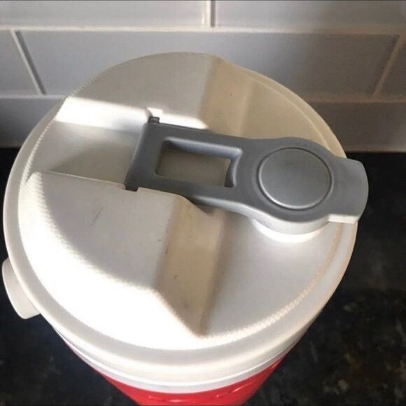 Igloo Laguna Half Gallon Water Jug Cooler Thermos Red w/ Hooks & Handle - Picture 7 of 8